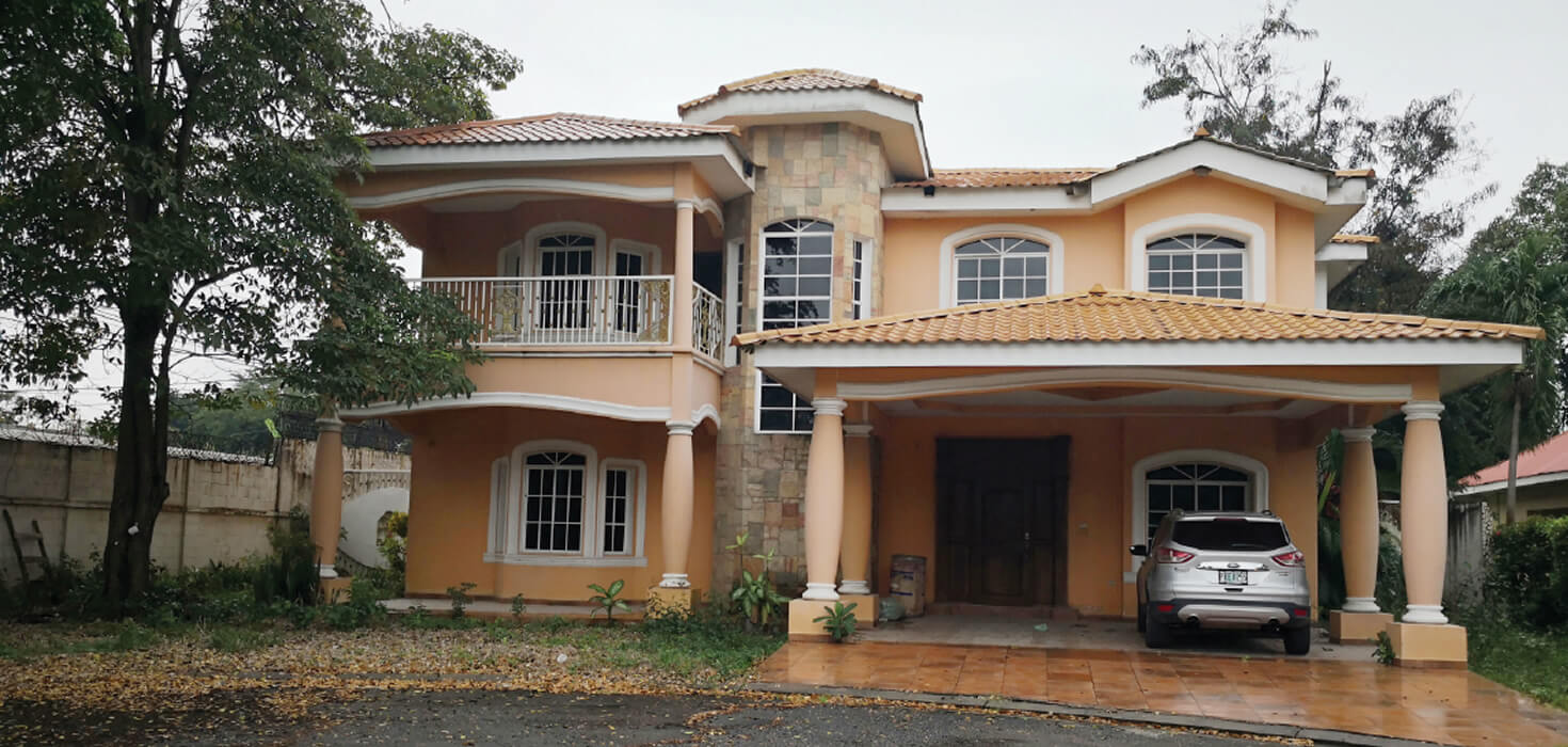 Venta de Casa de habitación Residencial Quintas El Dorado Banco Atlántida